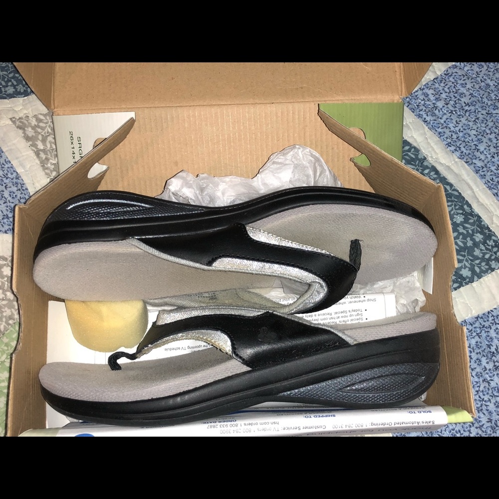 Grasshoppers Metallic Sandals Get Fit WIDE Comfort